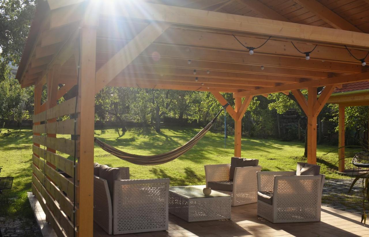 Csenduelo Vendeghaz Lägenhet Noszvaj Exteriör bild
